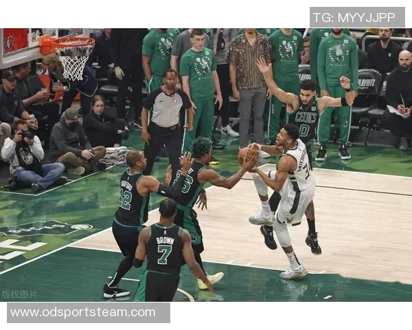 刚复出表现惊艳托马斯替补20分钟狂砍30分正负值高达27