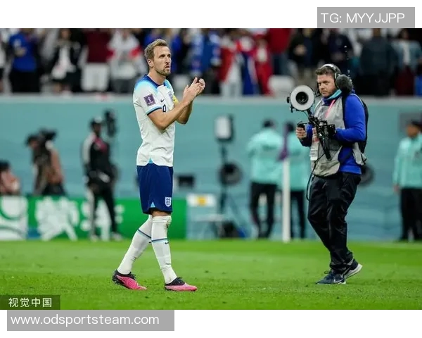 完美防守展现实力莫斯克拉成功限制凯恩全场无射门表现 完美防守展现实力莫斯克拉成功限制凯恩全场无射门表现