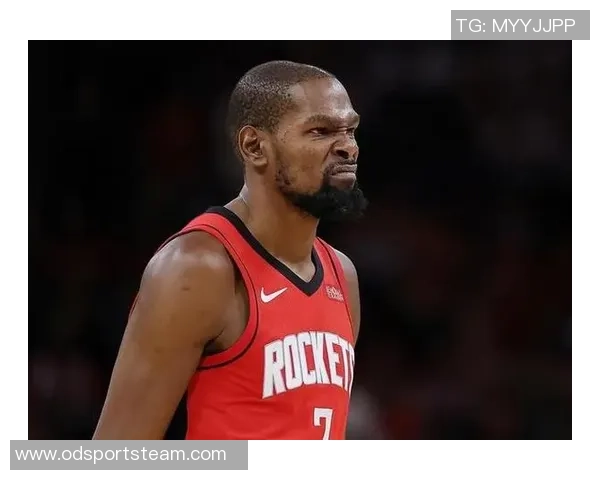 小卡半场强势表现单打得分12分4板3断全力防守杜兰特 小卡半场强势表现单打得分12分4板3断全力防守杜兰特